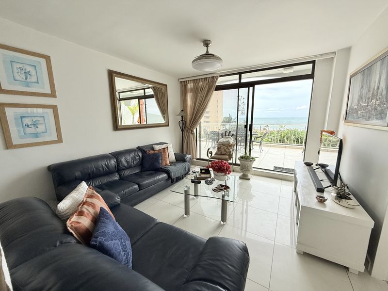 Charming 3 bedroom apartment with amazing sea views - Photo 3