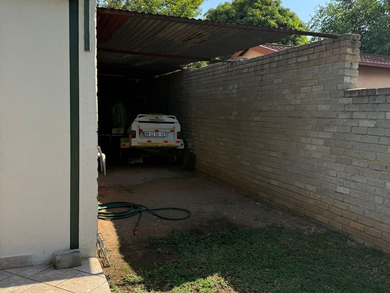 Spacious 3-Bedroom Home with 2-Bedroom Flat for sale - Photo 5