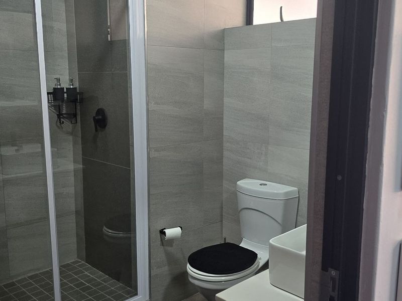 PRIME INVESTMENT OPPORUNITY IN MENLO PARK - Photo 7