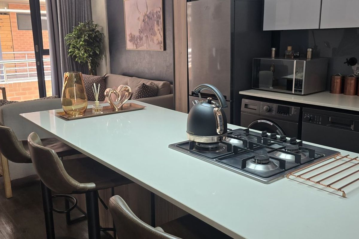 PRIME INVESTMENT OPPORUNITY IN MENLO PARK - Photo 3