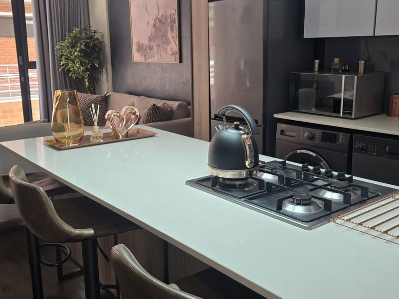 PRIME INVESTMENT OPPORUNITY IN MENLO PARK - Photo 3