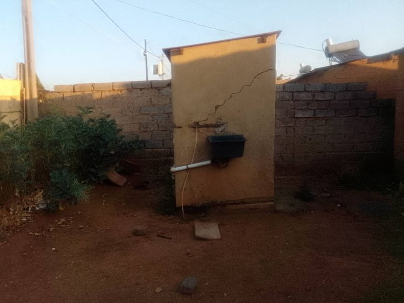 Lovely 2 bedroom RDP home for sale in Devland ext 35 - Photo 9