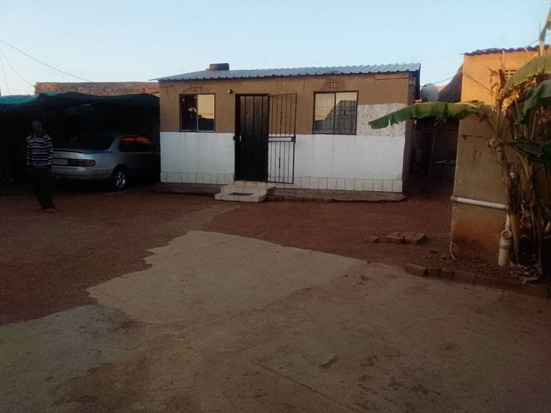 Lovely 2 bedroom RDP home for sale in Devland ext 35 - Photo 2