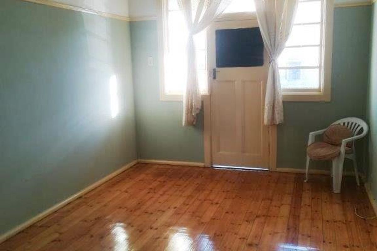 3 BED APARTMENT WITH GARAGE FOR SALE - Photo 3