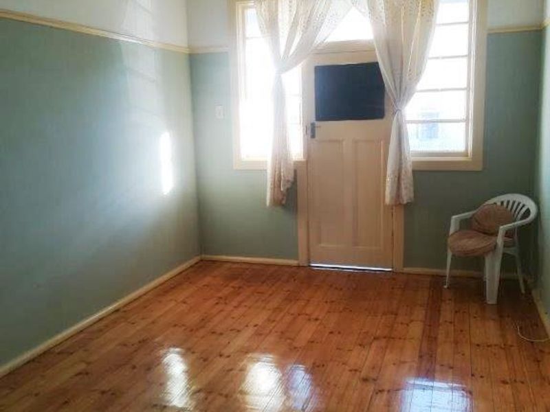 3 BED APARTMENT WITH GARAGE FOR SALE - Photo 3