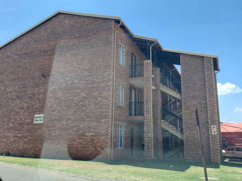 3 Bedroom Apartment fr sale - Photo 3