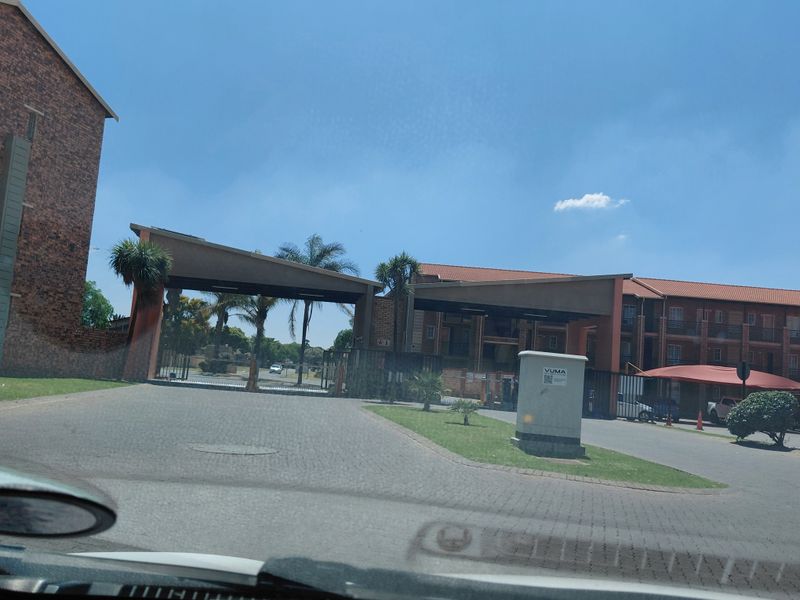 3 Bedroom Apartment fr sale - Photo 4