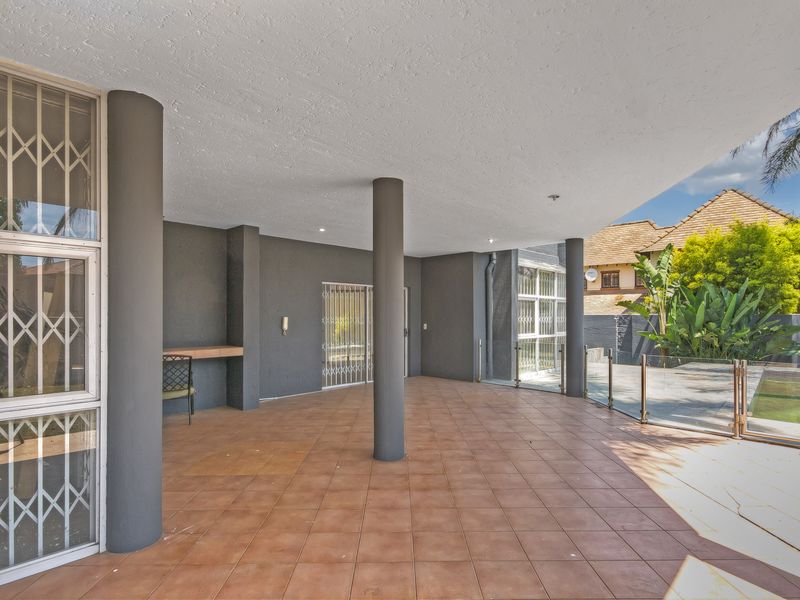 INCREDIBLE  5/6 BEDROOM HOME IN Morningside home or OPPORTUNITY - Photo 5