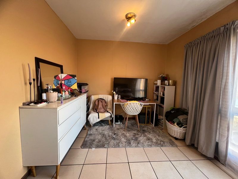Apartment For Sale In Witbank - Photo 5