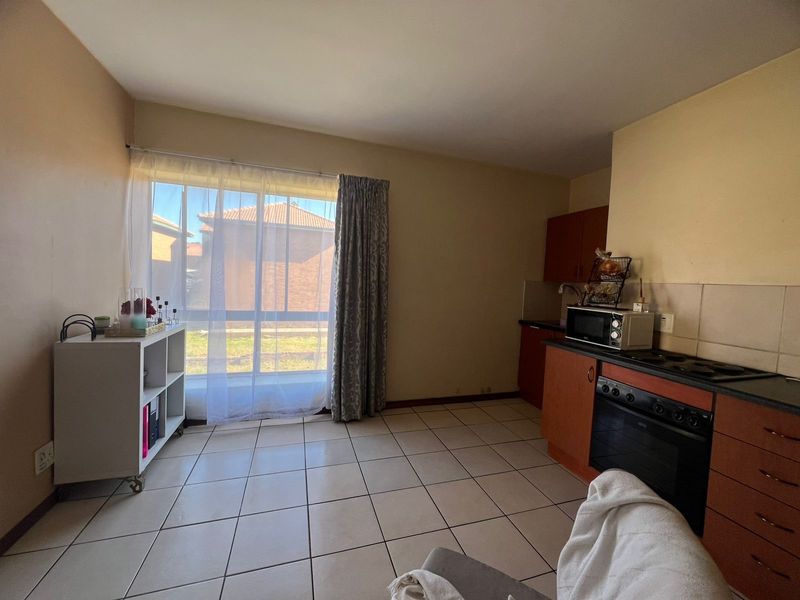 Apartment For Sale In Witbank - Photo 4