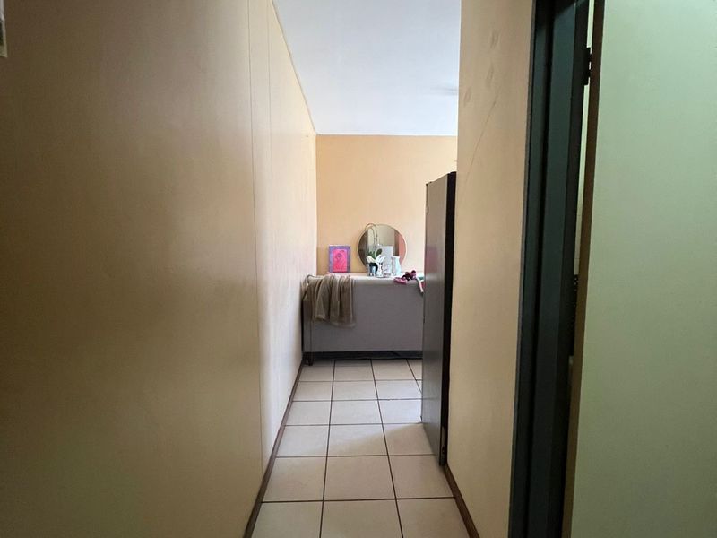 Apartment For Sale In Witbank - Photo 9