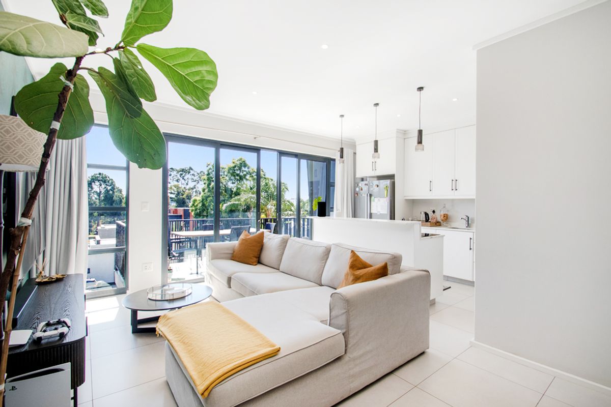 Step Into Your Dream Home: a Stunning 3-Bedroom, 3-Bathroom Haven - Photo 2