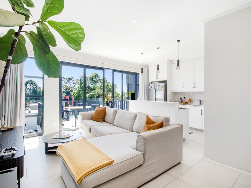 Step Into Your Dream Home: a Stunning 3-Bedroom, 3-Bathroom Haven - Photo 2