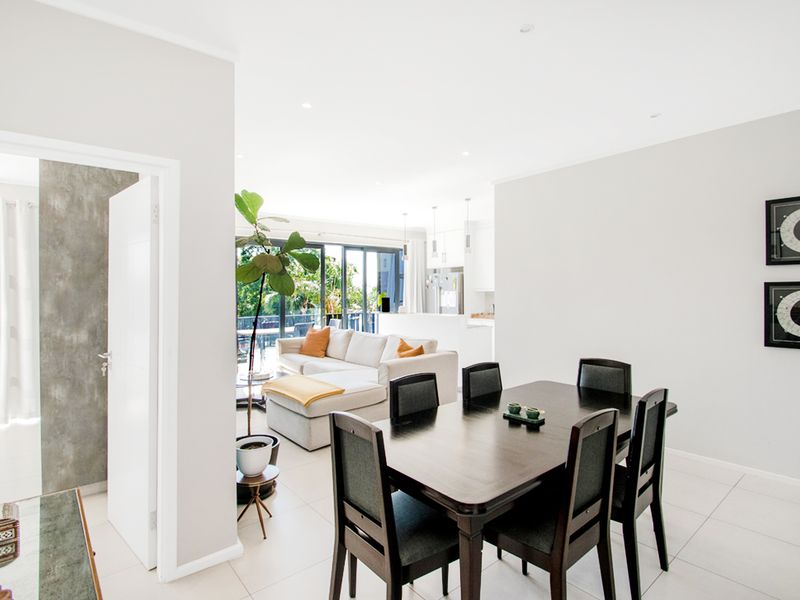 Step Into Your Dream Home: a Stunning 3-Bedroom, 3-Bathroom Haven - Photo 4