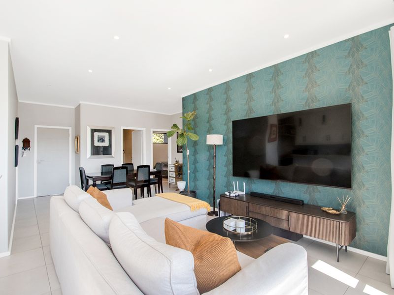 Step Into Your Dream Home: a Stunning 3-Bedroom, 3-Bathroom Haven - Photo 5