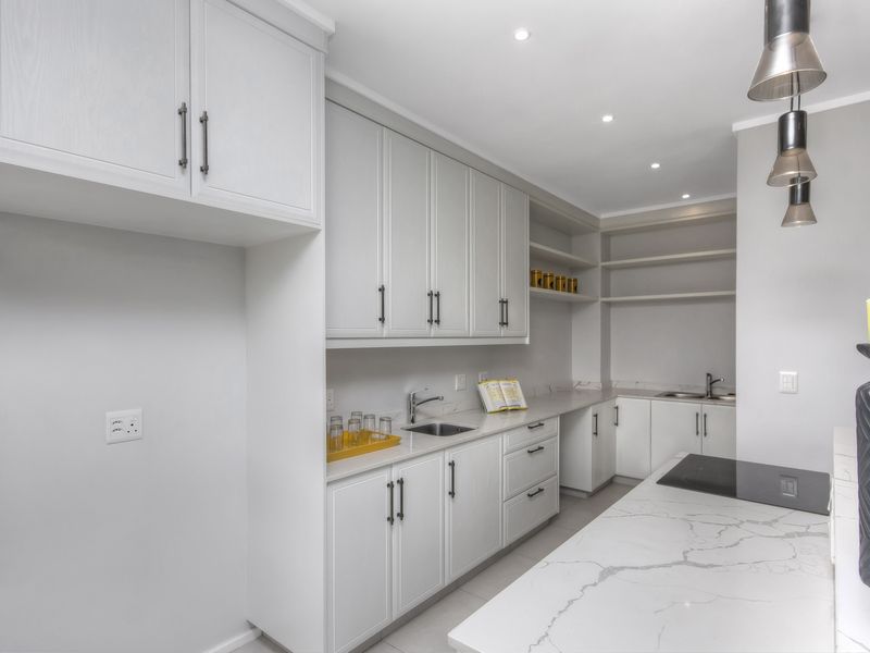 Step Into Your Dream Home: a Stunning 3-Bedroom, 3-Bathroom Haven - Photo 7