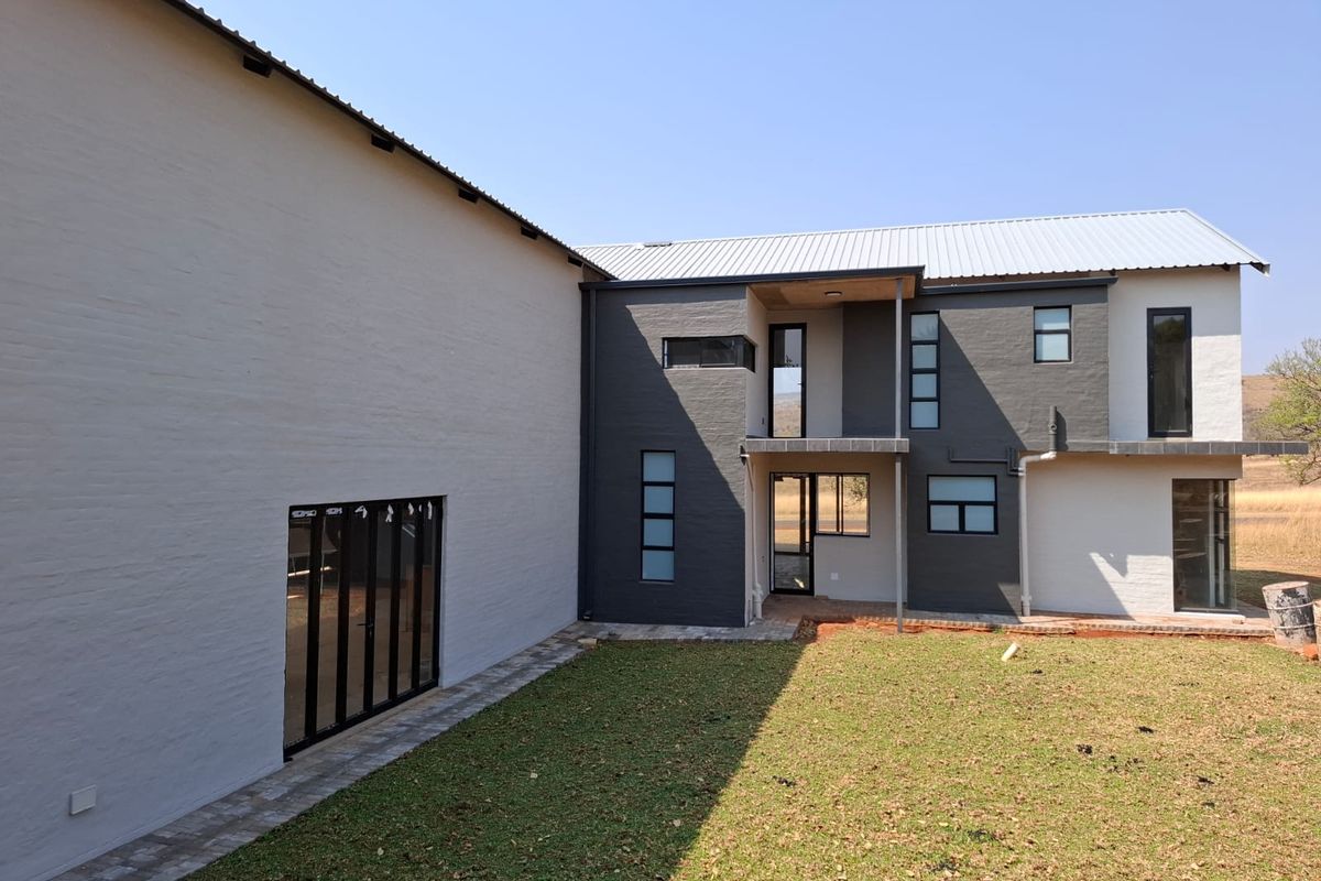 Aviators home for sale in Silver Creek Gorge -  Mooinooi - Photo 2