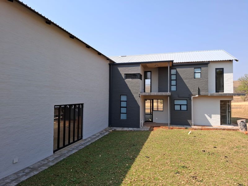 Aviators home for sale in Silver Creek Gorge -  Mooinooi - Photo 2