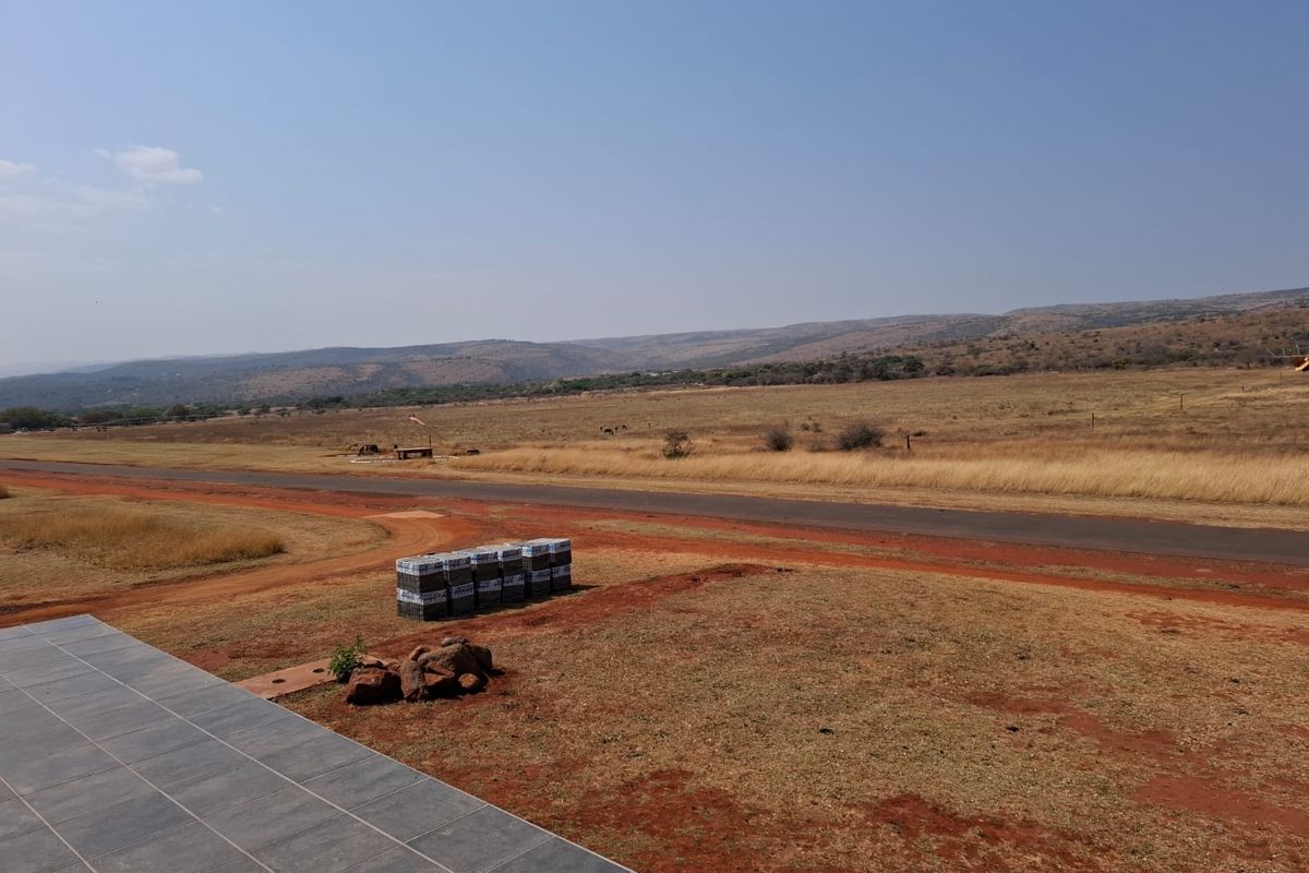 Aviators home for sale in Silver Creek Gorge -  Mooinooi - Photo 3