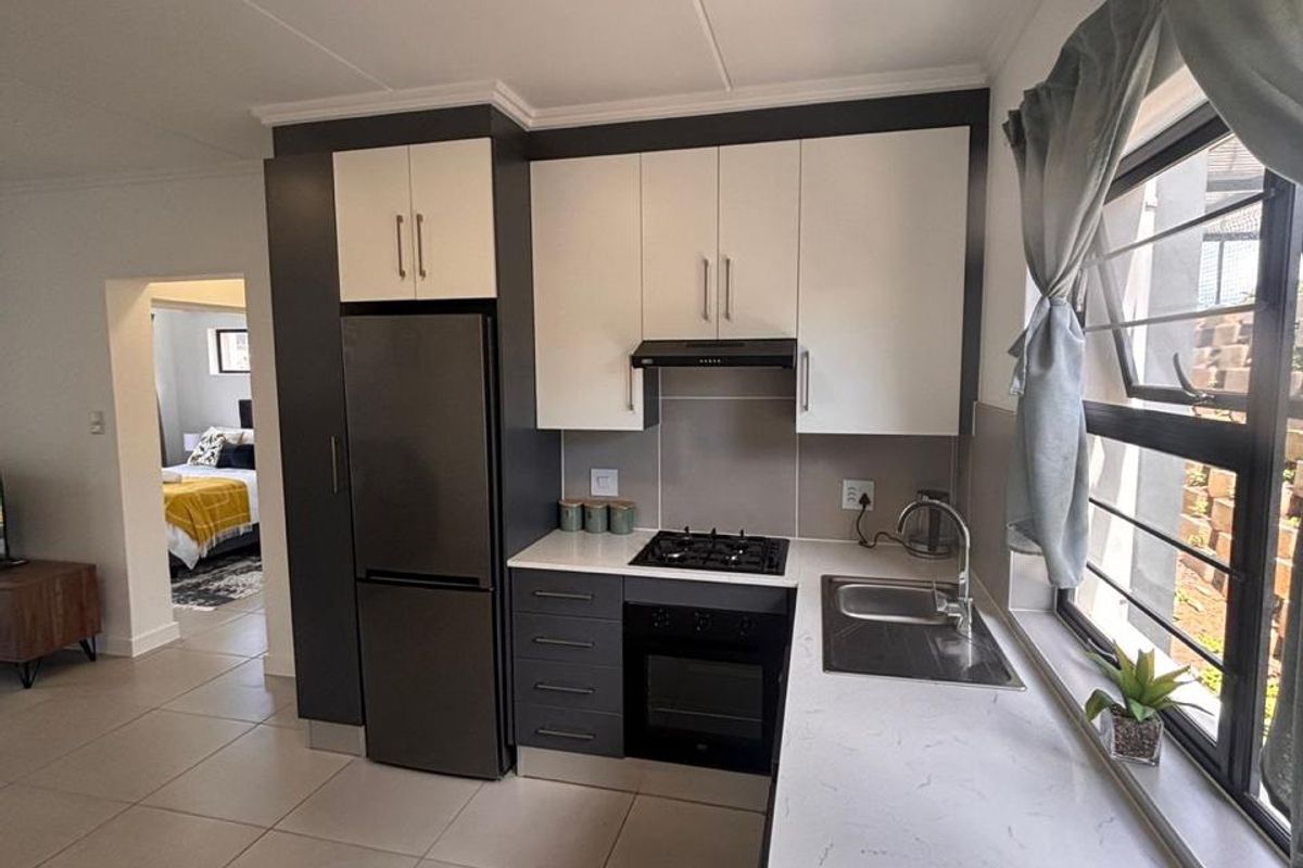 Modern Ground Floor with a garden ,Apartment in Ballito Village-1 Bedroom - Photo 3