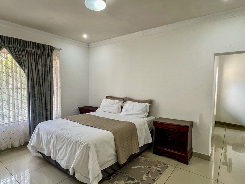 Newly Renovated Four Bedroom Home with Flatlet - Photo 10