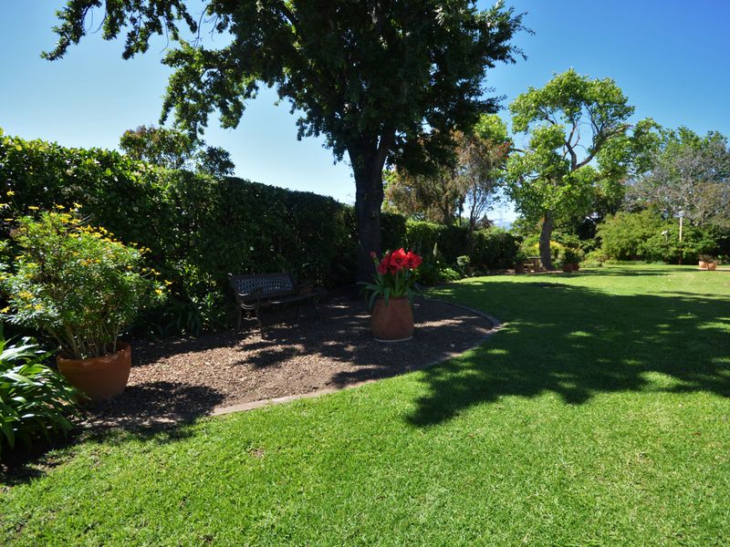 Retire in Style: Spacious 3-Bedroom Haven in Somerset West’s Premier Village - Photo 7