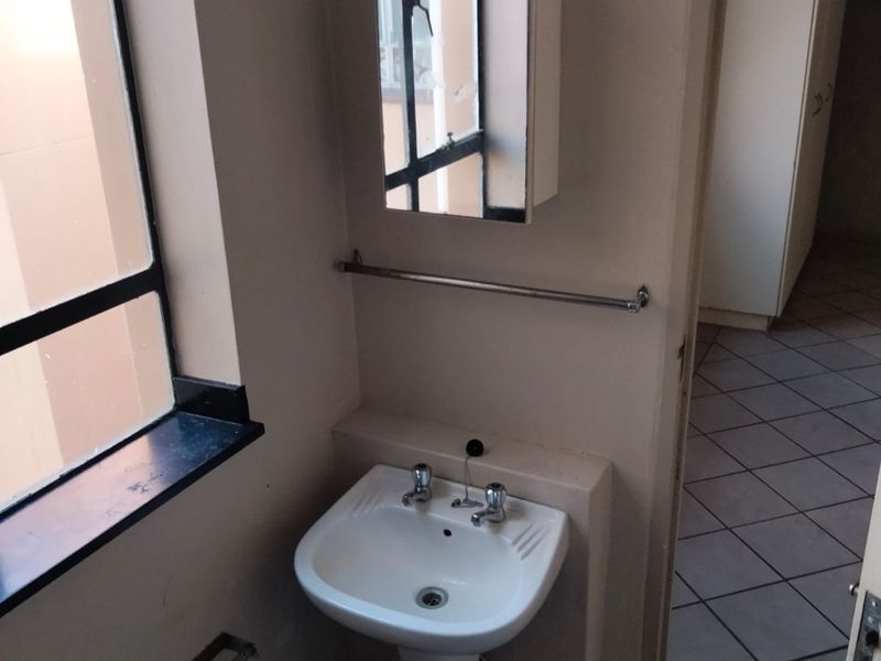 Studio Apartment Rental Monthly In Durban - Photo 7