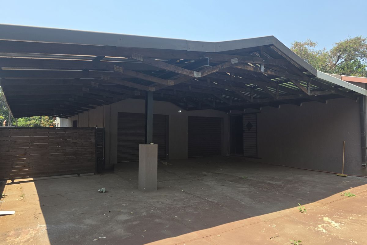 Modern 3-Bedroom Home to Let in Mooinooi - Photo 3