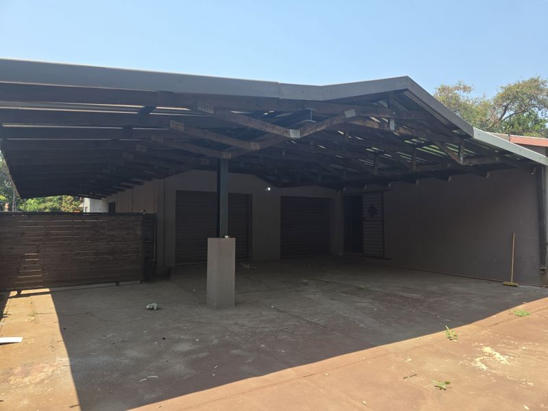 Modern 3-Bedroom Home to Let in Mooinooi - Photo 3