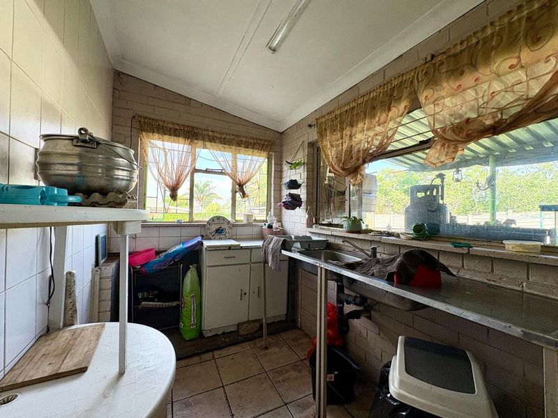 4 Bedroom Home For Sale - Photo 8