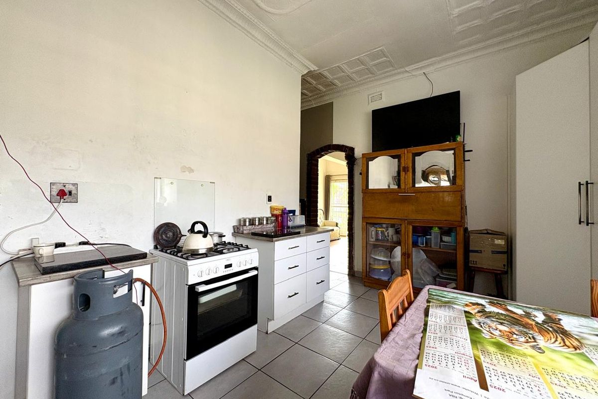 4 Bedroom Home For Sale - Photo 5