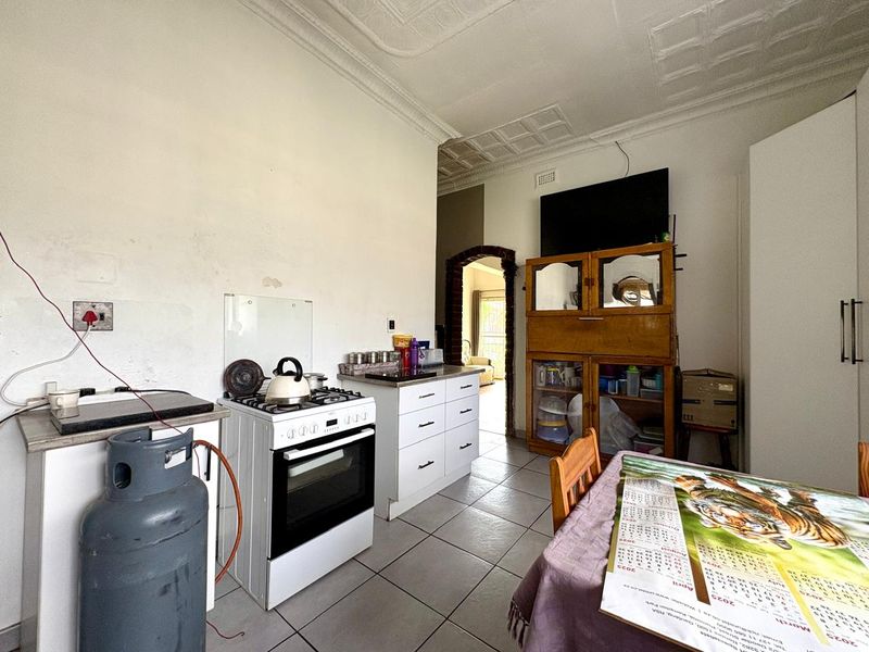 4 Bedroom Home For Sale - Photo 5