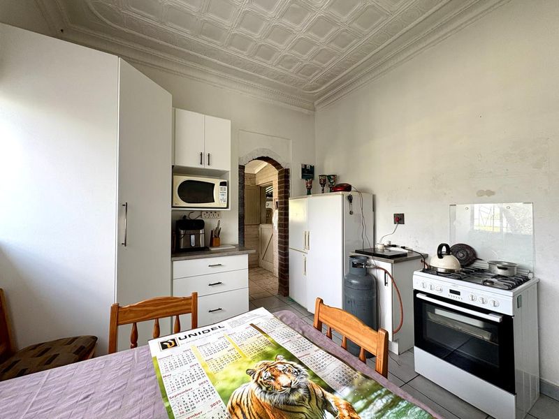 4 Bedroom Home For Sale - Photo 4