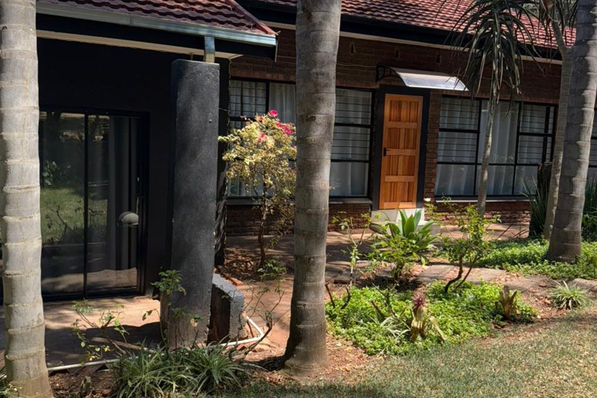 Versatile Home + Proven Guesthouse Income in Schoemansville, Hartbeespoort - Photo 5