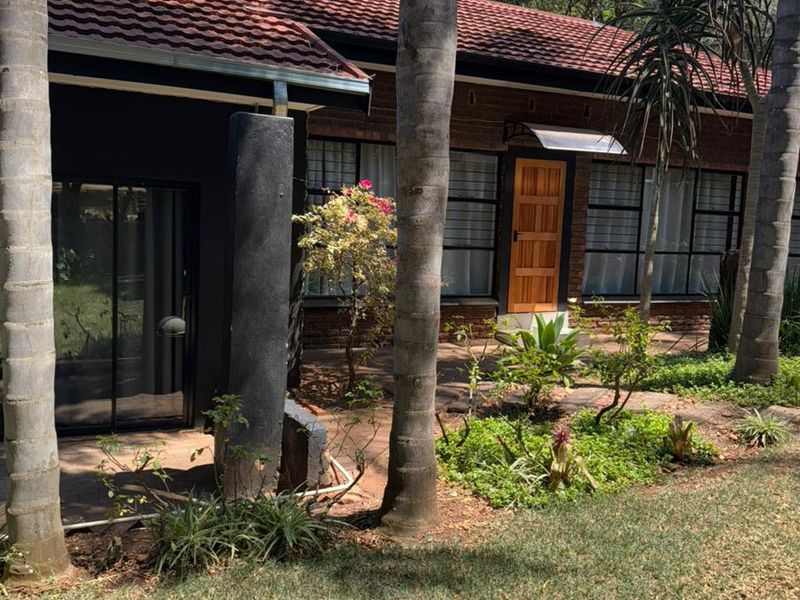Versatile Home + Proven Guesthouse Income in Schoemansville, Hartbeespoort - Photo 5