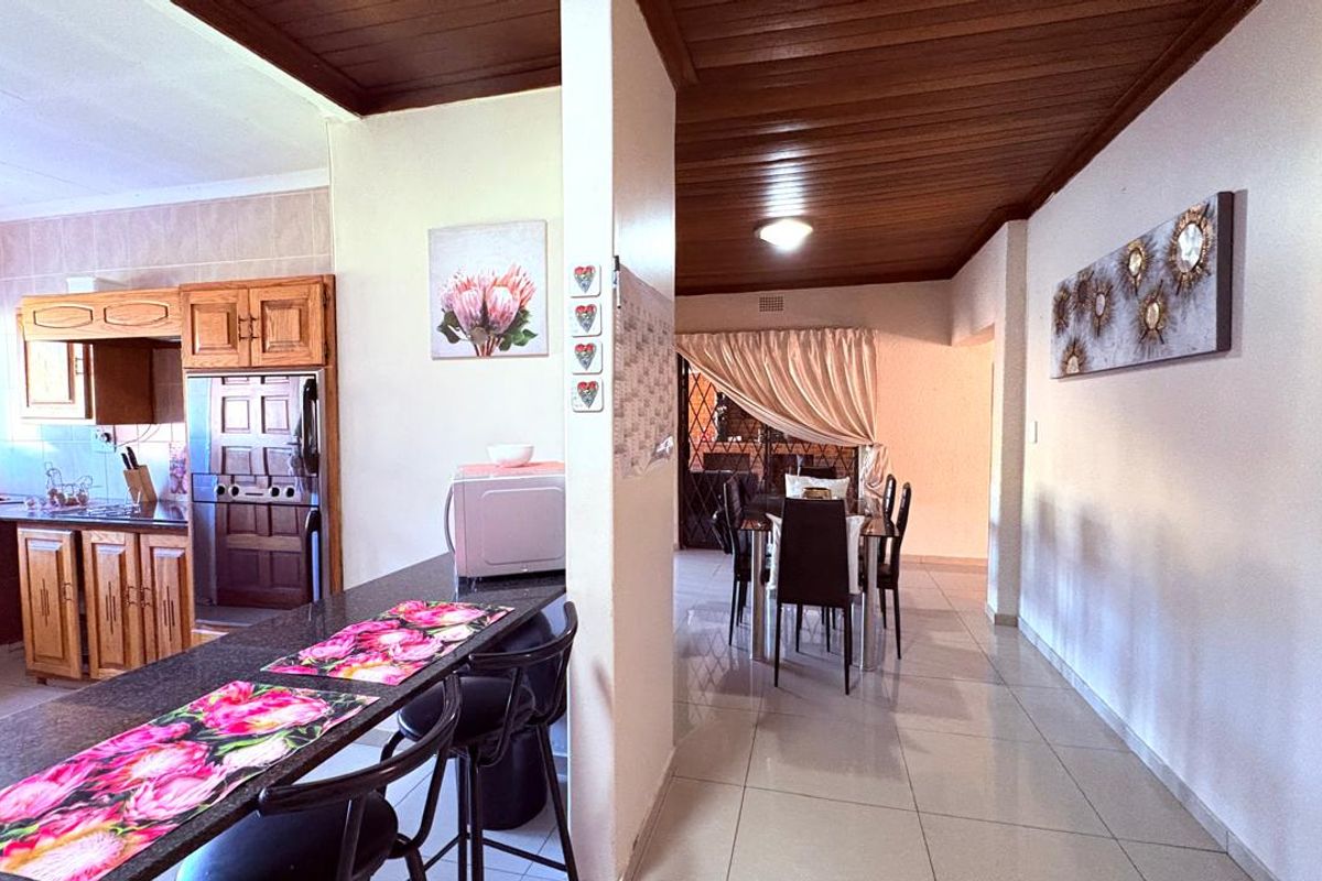 3 Bedroom house for sale - Photo 4