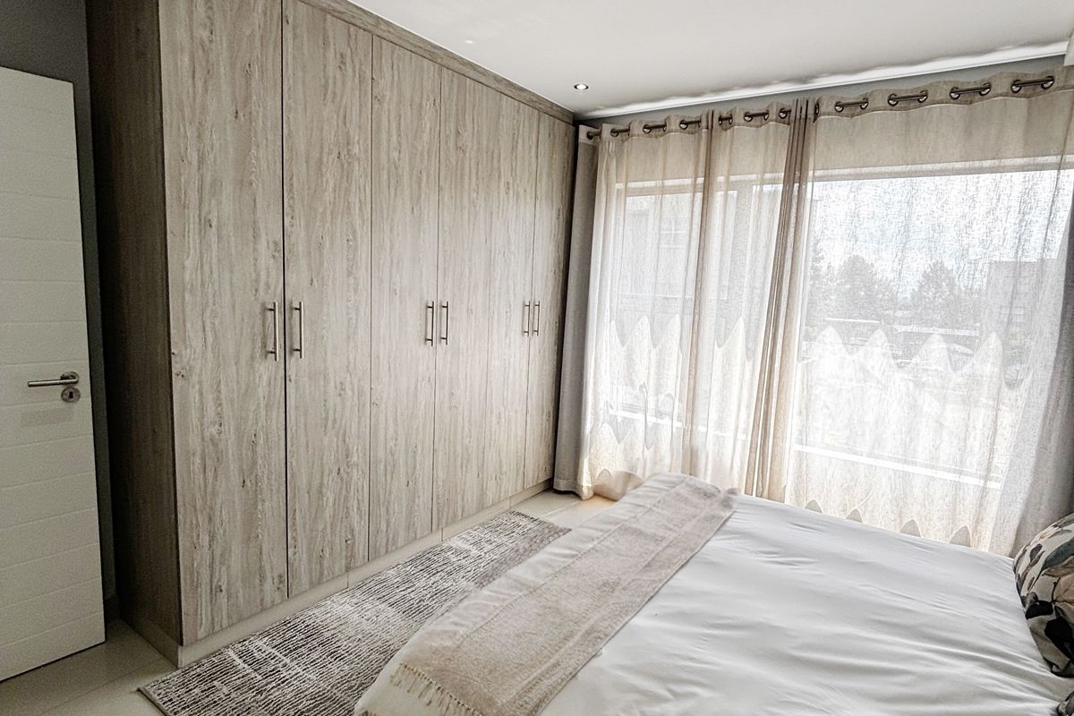 Fully Furnished 2 Bedroom Apartment in LUXURY ESTATE - Photo 3