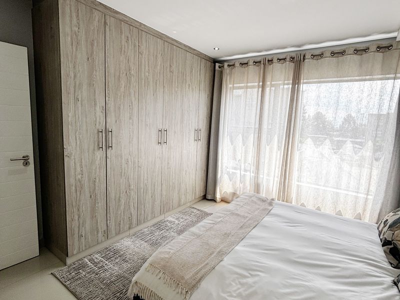 Fully Furnished 2 Bedroom Apartment in LUXURY ESTATE - Photo 3