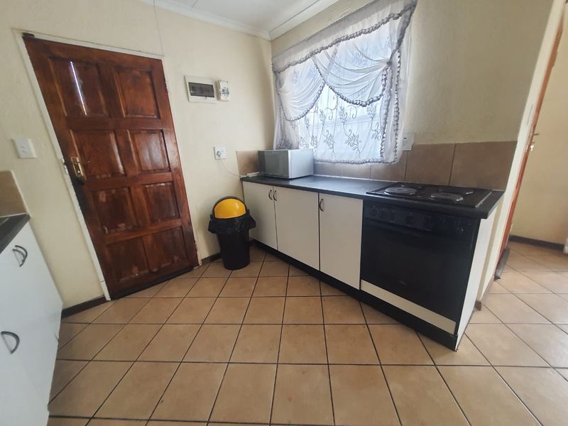 House For Sale In Witbank - Photo 9