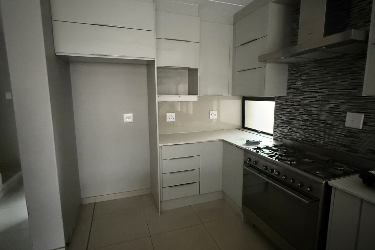 Duplex Rental Monthly In Witbank - Photo 3