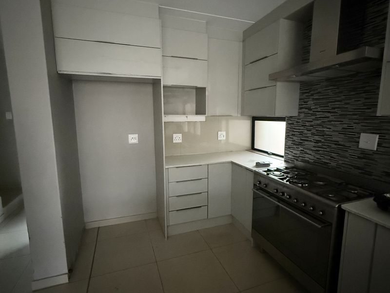 Duplex Rental Monthly In Witbank - Photo 3