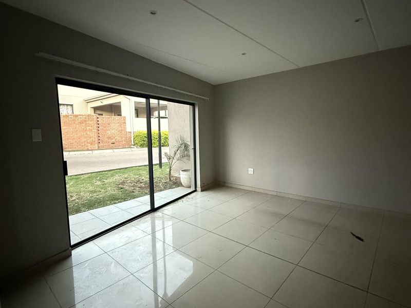 Duplex Rental Monthly In Witbank - Photo 4