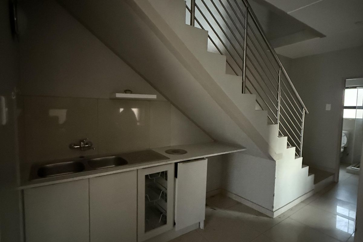 Duplex Rental Monthly In Witbank - Photo 2