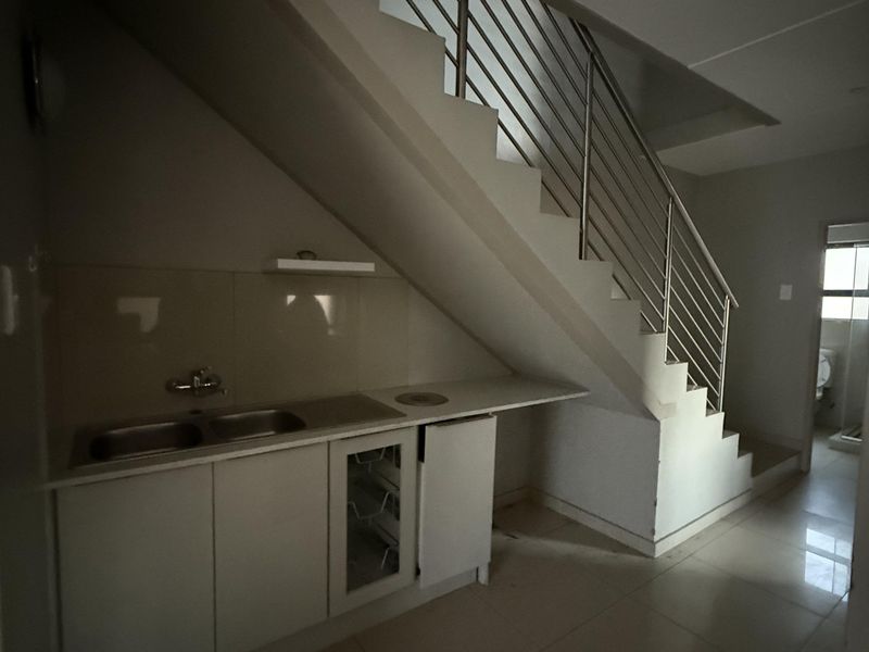 Duplex Rental Monthly In Witbank - Photo 2