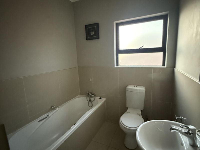 Duplex Rental Monthly In Witbank - Photo 8