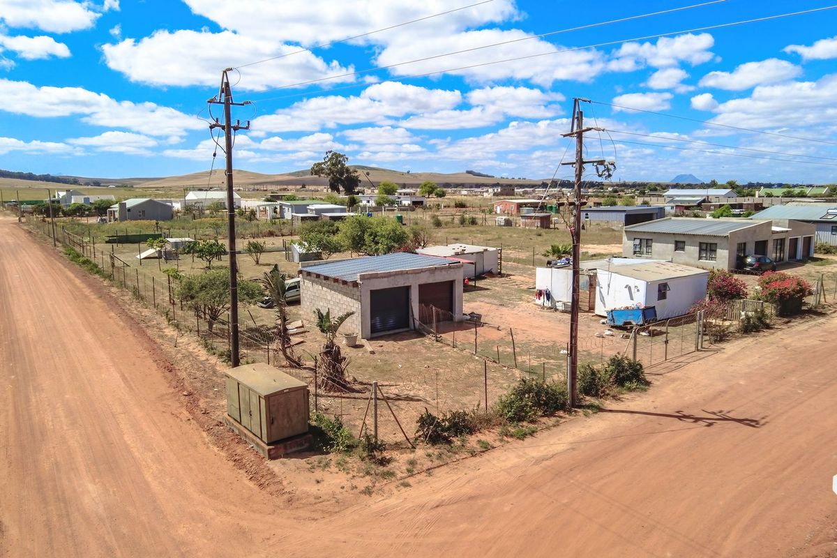 Corner Plot - Photo 2