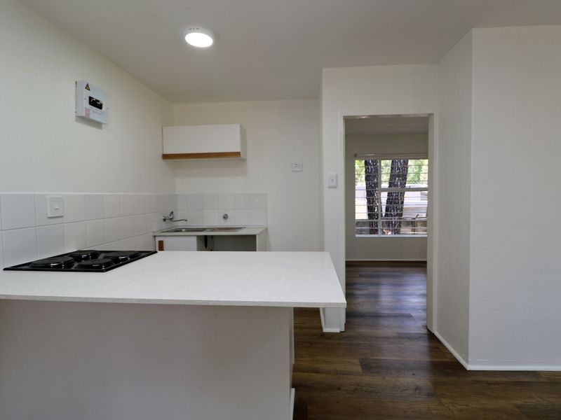 RENOVATED BREEZY ONE BED APARTMENT IN BRYANSTON - Photo 9