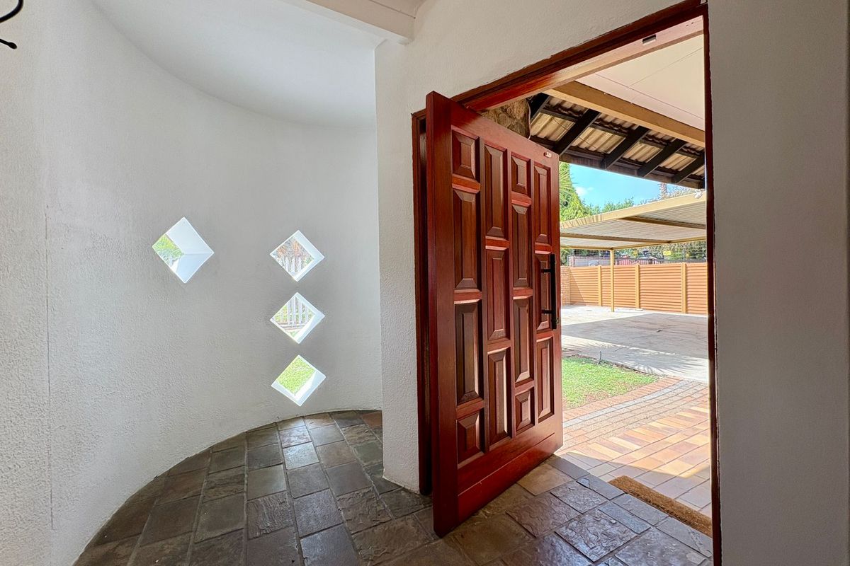 Stunning Three Bedroom Home In Dalpark For Sale - Photo 2