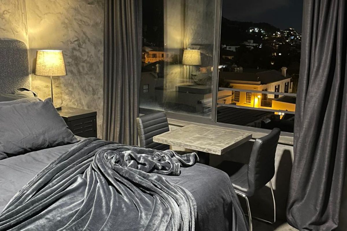 SOLD BEFORE LISTED AT A RECORD PRICE FOR THE APARTMENT BLOCK ON STUDIOS - Photo 3