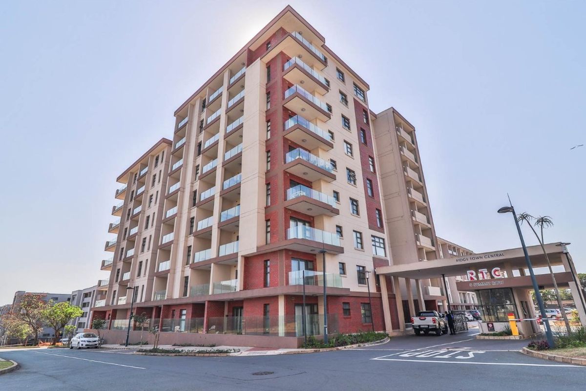 Spacious 2 Bedroom Apartment for Sale in Umhlanga Ridge. - Photo 2